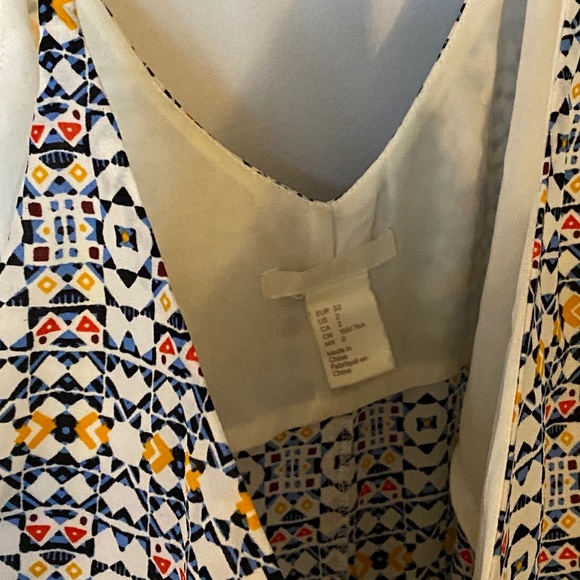 4/$20!! H&M Geometric Strappy Sleeveless Blouse - Picture 9 of 10
